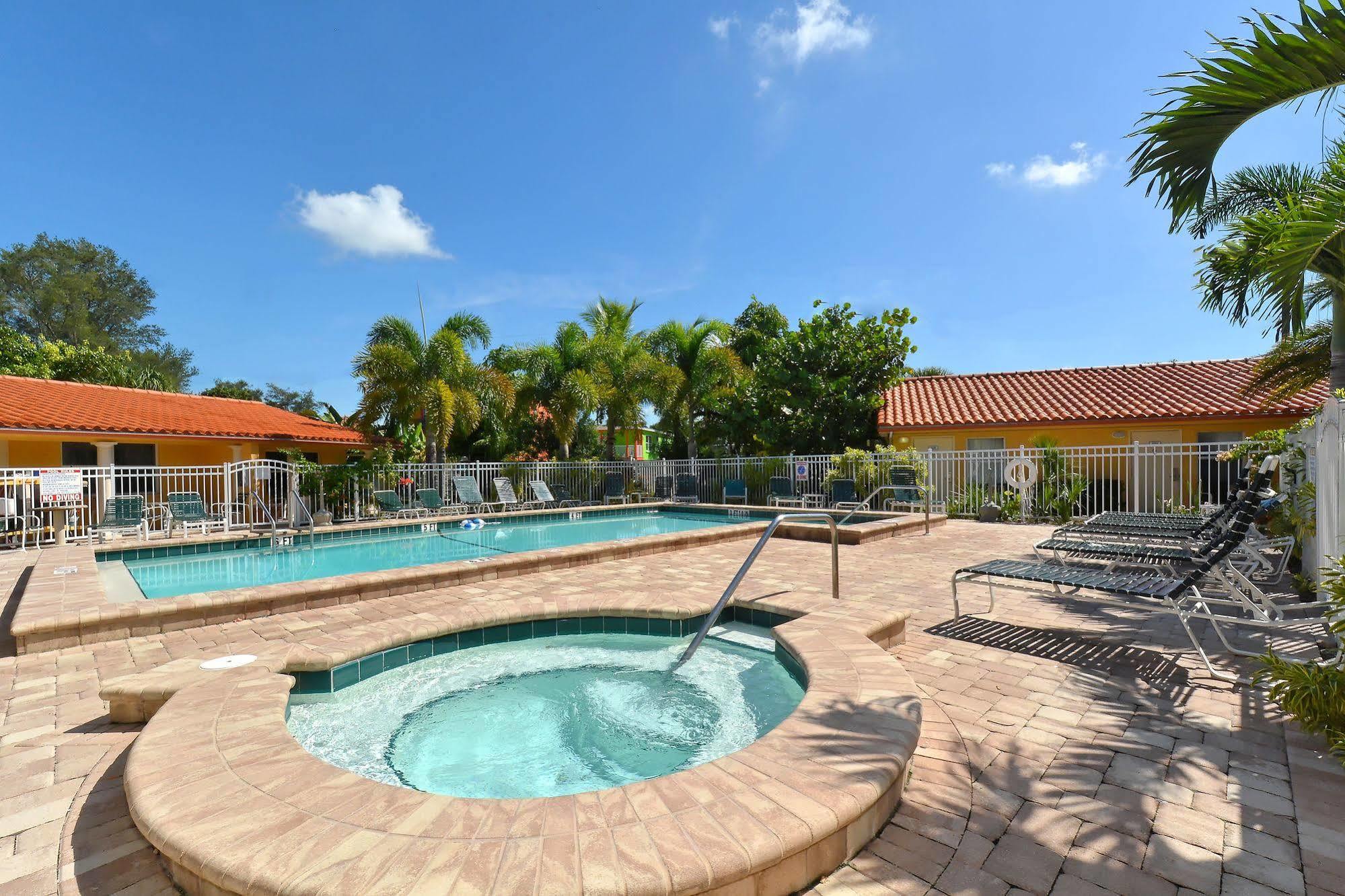 סרסוטה Siesta Key Beach Resort And Suites מראה חיצוני תמונה